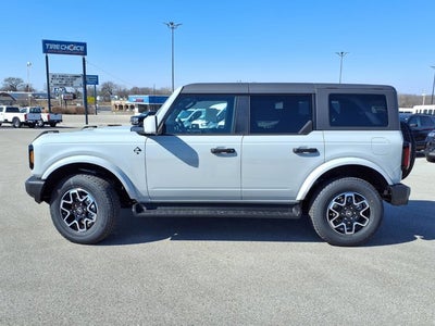 2026 Ford Bronco Outer Banks®