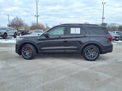2025 Ford Explorer ST-Line