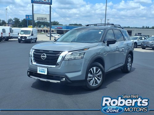 2022 Nissan Pathfinder SL