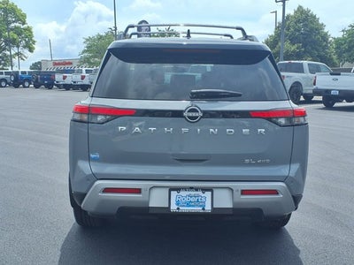 2022 Nissan Pathfinder SL