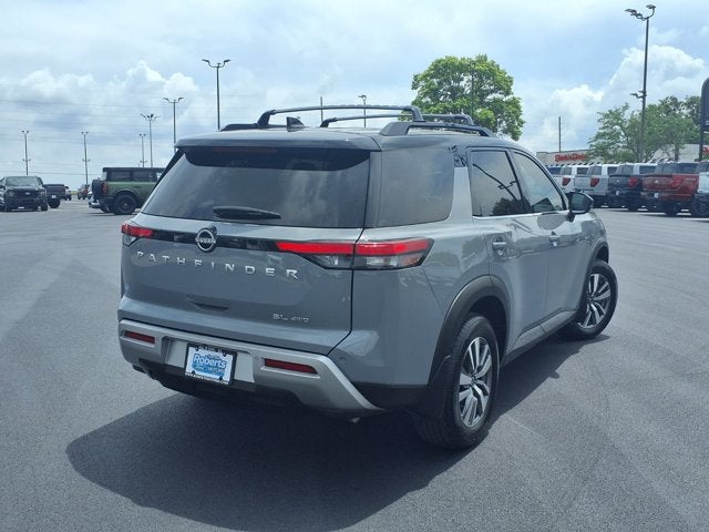 2022 Nissan Pathfinder SL