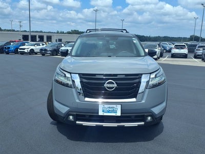 2022 Nissan Pathfinder SL