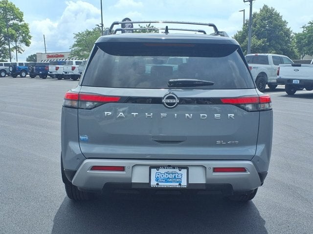 2022 Nissan Pathfinder SL