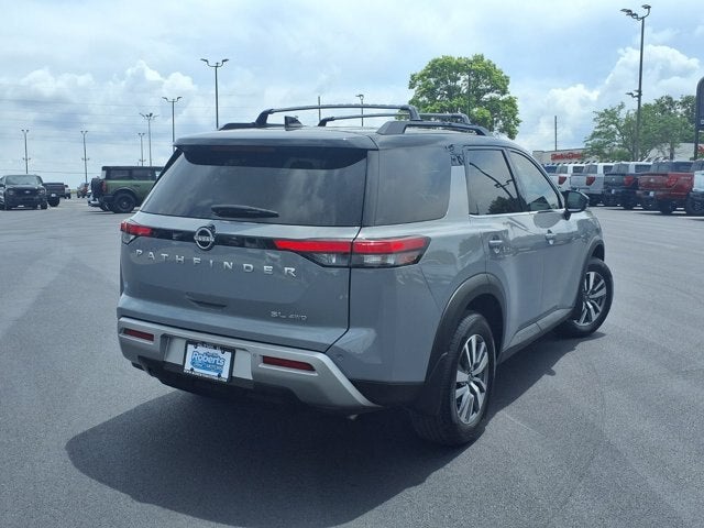 2022 Nissan Pathfinder SL