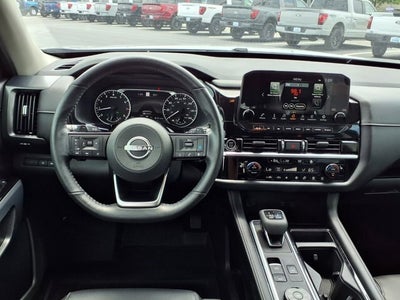 2022 Nissan Pathfinder SL
